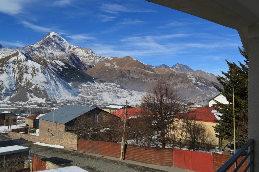 Guest House Qubi Kazbegi Exterior photo