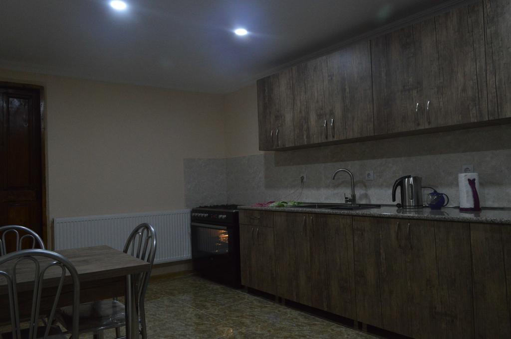 Guest House Qubi Kazbegi Exterior photo