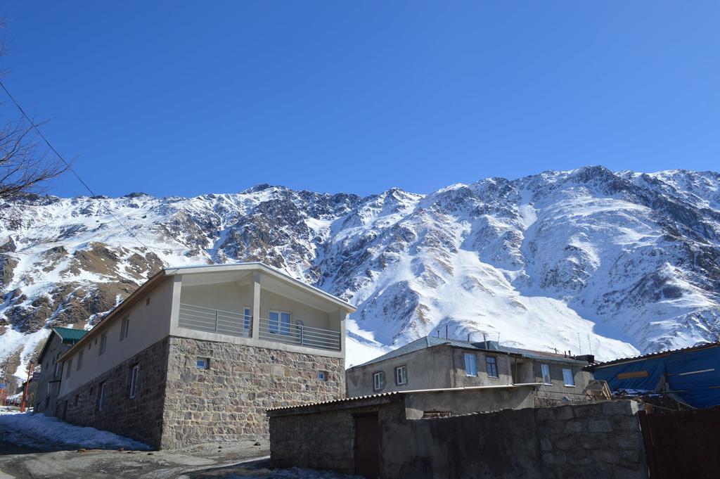 Guest House Qubi Kazbegi Exterior photo