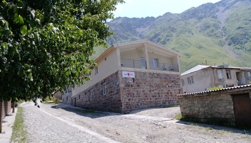 Guest House Qubi Kazbegi Exterior photo