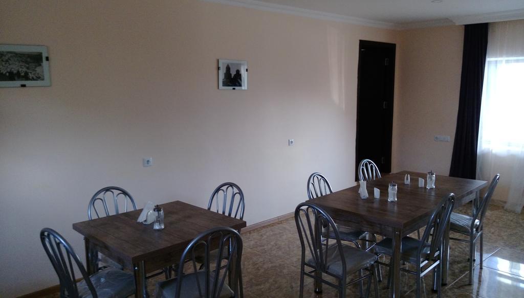 Guest House Qubi Kazbegi Exterior photo