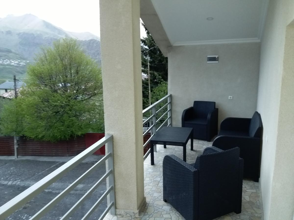 Guest House Qubi Kazbegi Exterior photo