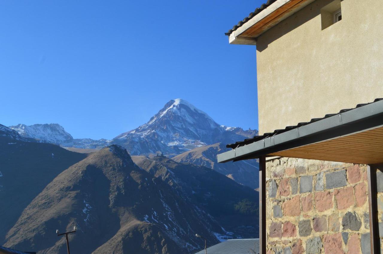 Guest House Qubi Kazbegi Exterior photo