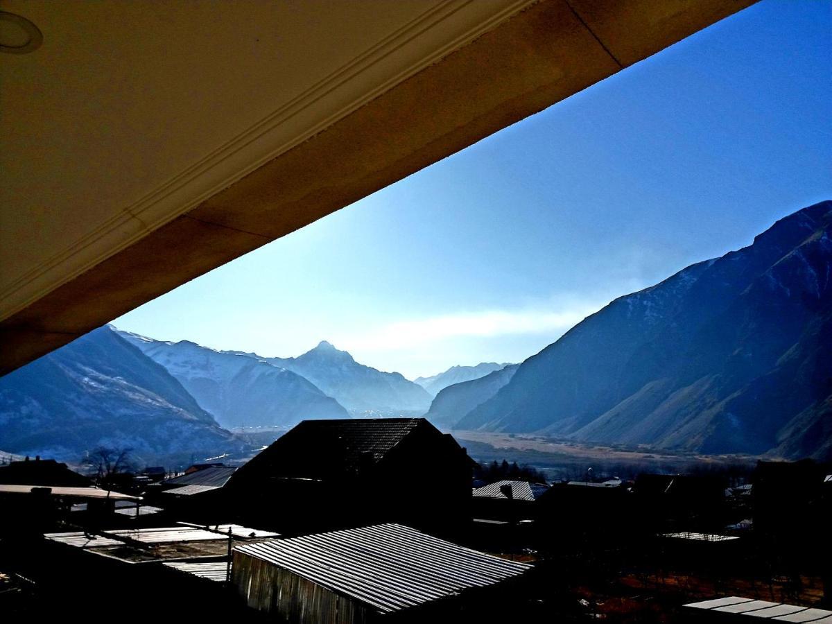 Guest House Qubi Kazbegi Exterior photo